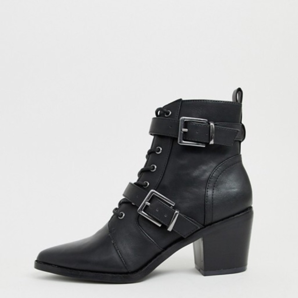 Moto pointed toe boot